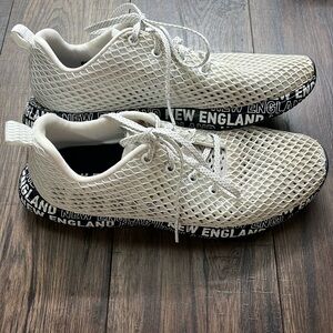 NOBULL New England Diamond Mesh Runner White Navy Mens 9.5 / Womens 11